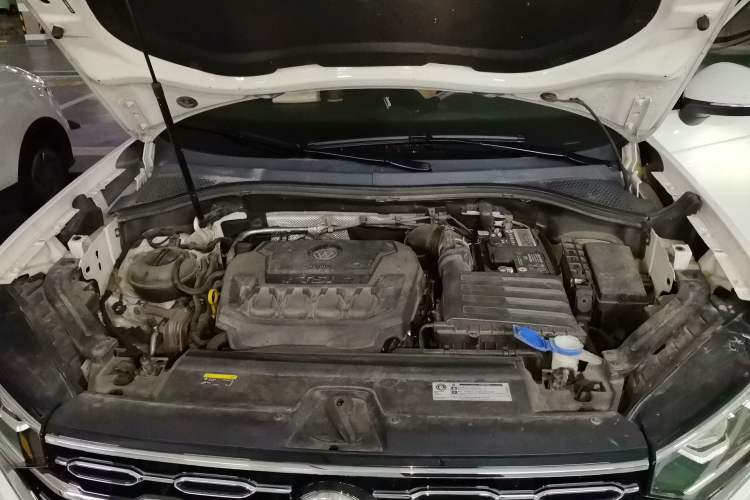 Used Volkswagen Tayron 2019 330TSI Two-Wheel Drive Luxury Model China VI Standard Engine Bay