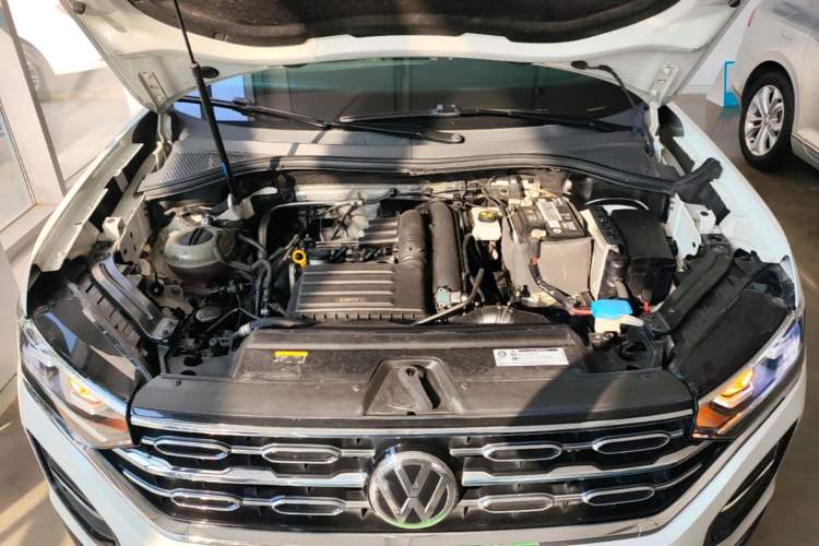 Used Volkswagen Tayron 2019 Teramont Edition 280TSI Two-Wheel Drive Luxury Model China VI Standard Engine Bay
