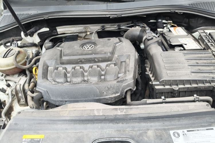 Used Volkswagen Tayron 2019 330TSI Two-Wheel-Drive Luxury Version China V Emission Standard Engine Bay