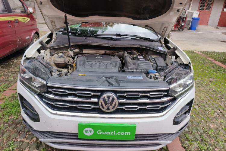 Used Volkswagen Tayron 2019 330TSI Two-Wheel-Drive Luxury Version China V Emission Standard Engine Bay
