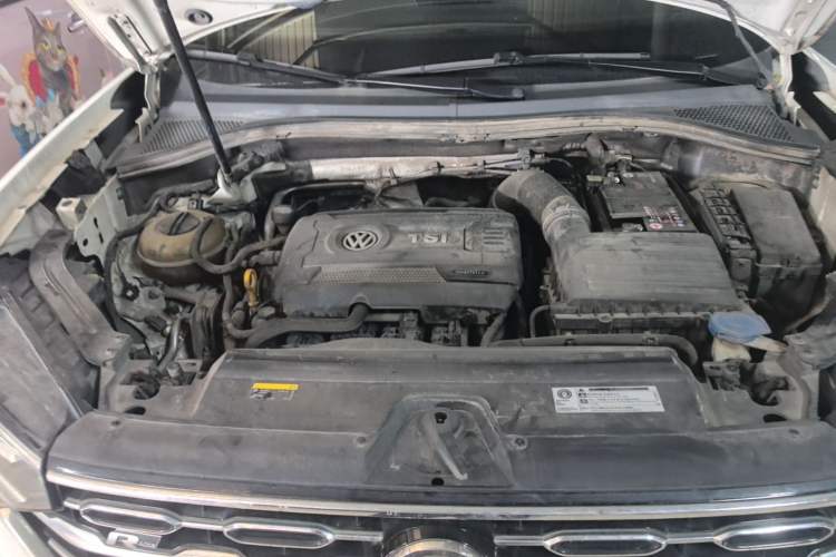 Used Volkswagen Tayron 2019 380TSI All-Wheel Drive R-Line China V-standard Engine Bay