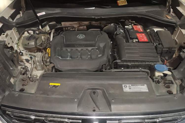 Used Volkswagen Tayron 2019 330TSI Two-Wheel Drive Luxury Model China VI Standard Engine Bay