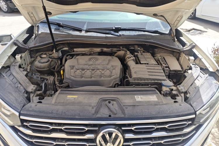 Used Volkswagen Tayron 2019 330TSI Two-Wheel Drive Luxury Model China VI Standard Engine Bay