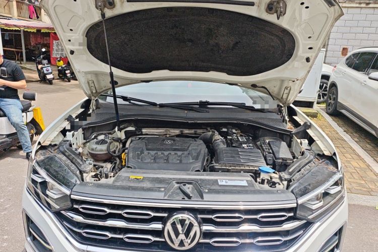 Used Volkswagen Tayron 2019 330TSI Two-Wheel Drive Luxury Model China VI Standard Engine Bay