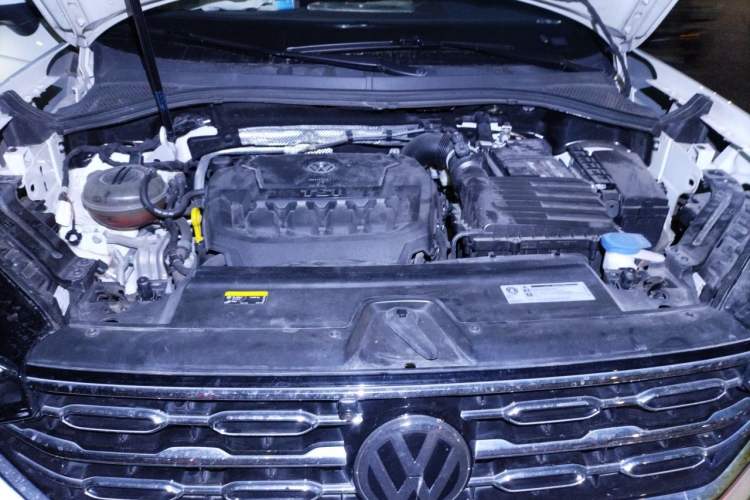 Used Volkswagen Tayron 2019 330TSI Two-Wheel Drive Luxury Model China VI Standard Engine Bay