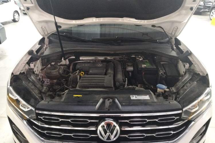 Used Volkswagen Tayron 2019 Teramont Edition 280TSI Two-Wheel Drive Luxury Model China VI Standard Engine Bay