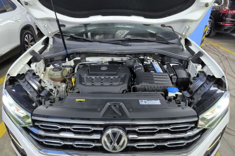 Used Volkswagen Tayron 2019 330TSI Two-Wheel Drive Luxury Model China VI Standard Engine Bay