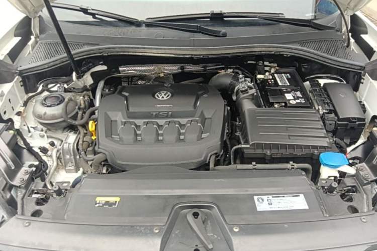 Used Volkswagen Tayron 2019 330TSI Two-Wheel Drive Luxury Model China VI Standard Engine Bay
