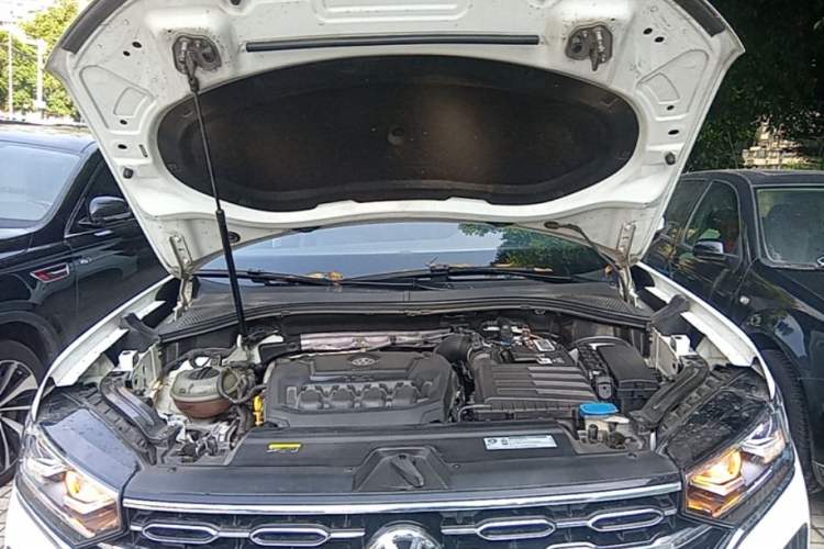 Used Volkswagen Tayron 2019 330TSI Four-Wheel Drive Luxury Version China VI Standard Engine Bay