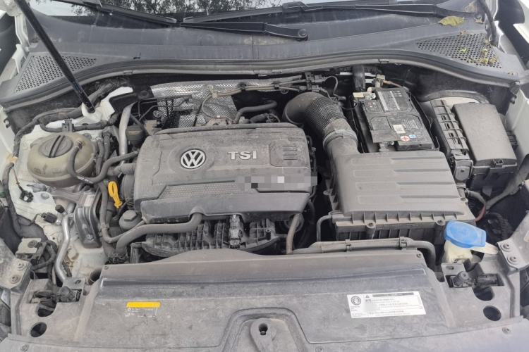 Used Volkswagen Tayron 2019 380TSI Four-Wheel Drive R-Line China VI-standard Engine Bay