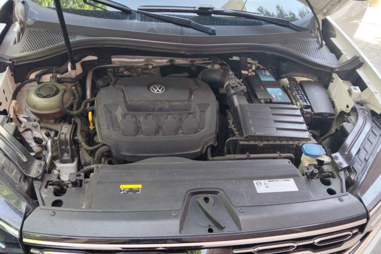 Used Volkswagen Tayron 2019 330TSI Two-Wheel Drive Luxury Model China VI Standard Engine Bay