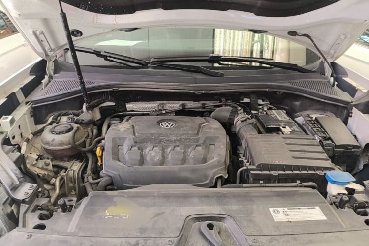 Used Volkswagen Tayron 2019 330TSI Two-Wheel Drive Luxury Model China VI Standard Engine Bay