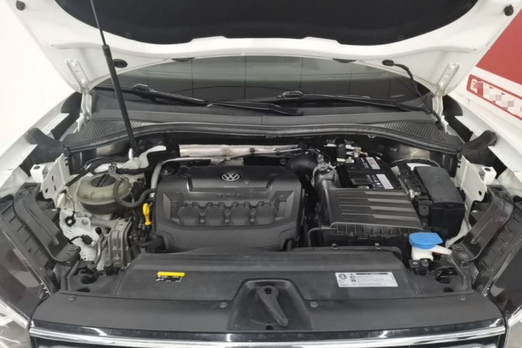 Used Volkswagen Tayron 2019 330TSI Two-Wheel Drive Luxury Model China VI Standard Engine Bay