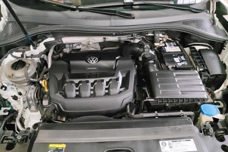 Used Volkswagen Tayron 2019 330TSI Two-Wheel Drive Luxury Model China VI Standard Engine Bay