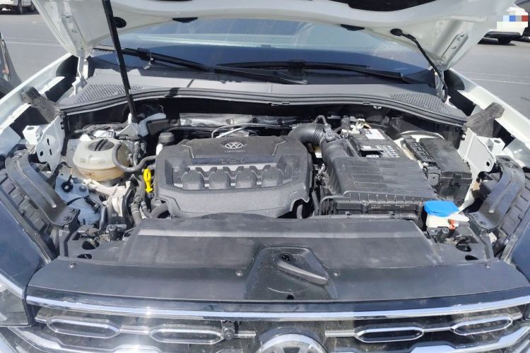 Used Volkswagen Tayron 2019 330TSI Two-Wheel Drive Luxury Model China VI Standard Engine Bay