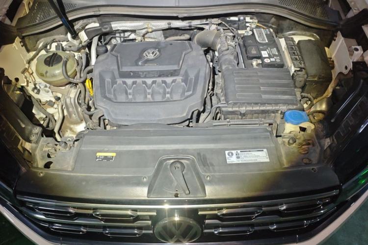 Used Volkswagen Tayron 2019 330TSI Two-Wheel Drive Luxury Model China VI Standard Engine Bay
