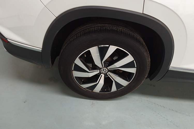 Used Volkswagen Tayron 2019 330TSI Two-Wheel-Drive Luxury Version China V Emission Standard Exterior 2