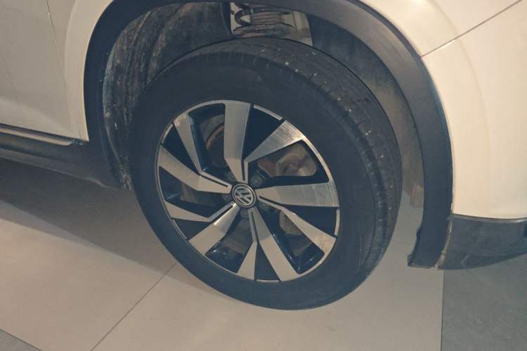 Used Volkswagen Tayron 2019 330TSI Two-Wheel Drive Luxury Model China VI Standard Exterior 4