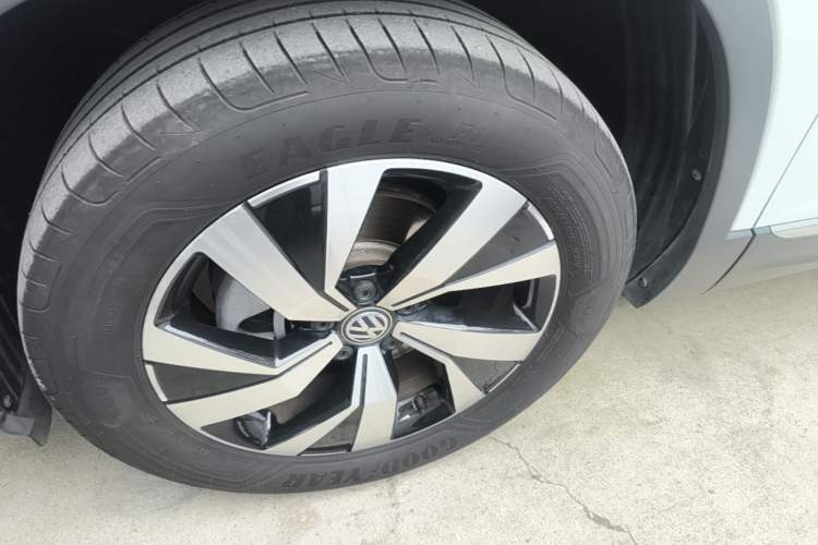 Used Volkswagen Tayron 2019 330TSI Two-Wheel Drive Luxury Model China VI Standard Exterior 4
