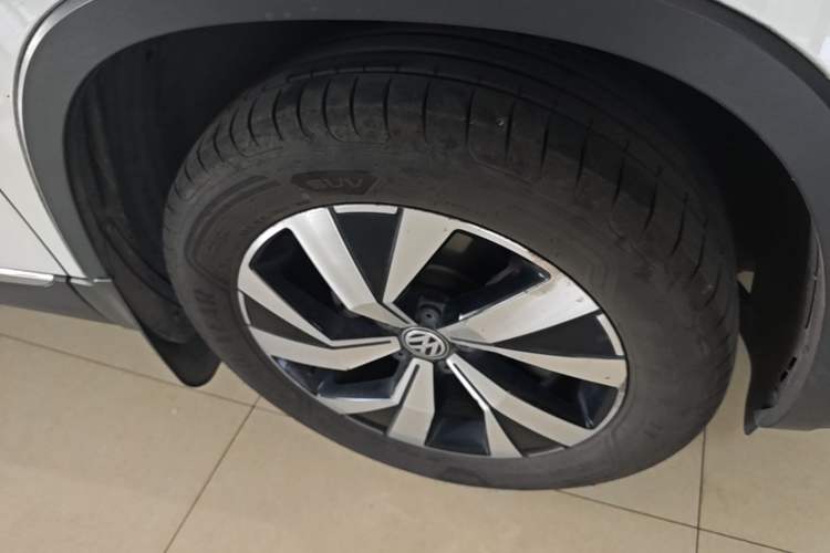Used Volkswagen Tayron 2019 330TSI Two-Wheel Drive Luxury Model China VI Standard Exterior 4