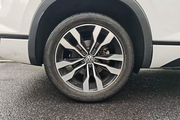 Used Volkswagen Tayron 2019 380TSI Four-Wheel Drive R-Line China VI-standard Exterior 4