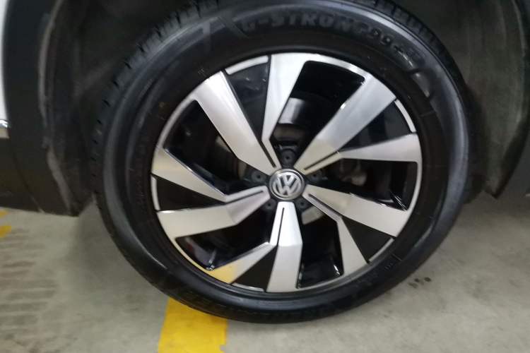 Used Volkswagen Tayron 2019 330TSI Two-Wheel-Drive Luxury Version China V Emission Standard Exterior 8