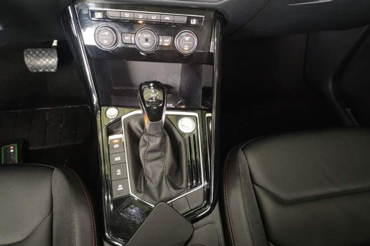 Used Volkswagen Tayron 2019 330TSI Two-Wheel Drive Luxury Model China VI Standard Gear Lever