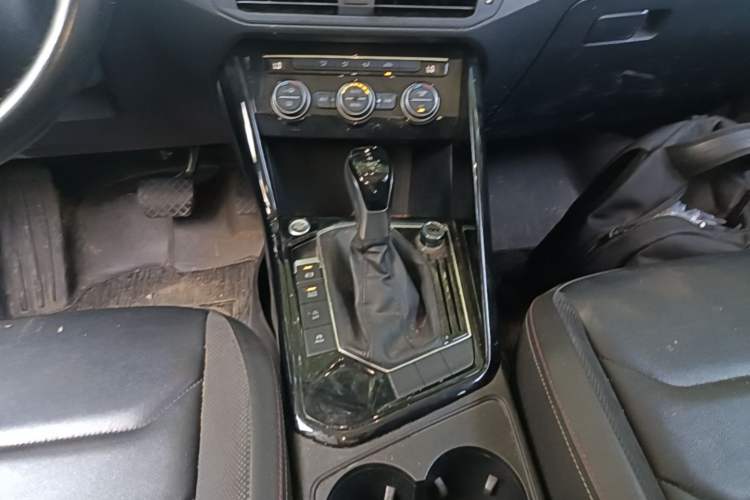 Used Volkswagen Tayron 2019 Teramont Edition 280TSI Two-Wheel Drive Luxury Model China VI Standard Gear Lever
