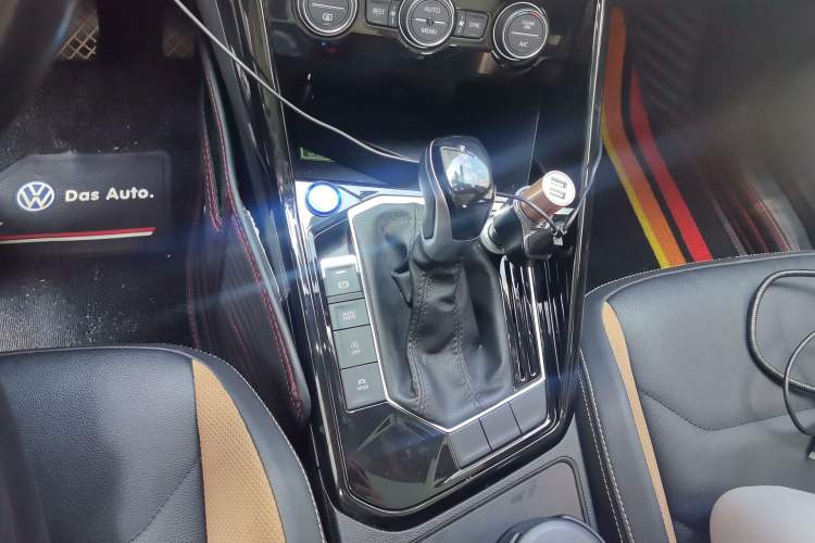Used Volkswagen Tayron 2019 330TSI Two-Wheel Drive Luxury Model China VI Standard Gear Lever