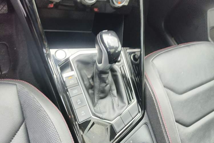 Used Volkswagen Tayron 2019 330TSI Two-Wheel Drive Luxury Model China VI Standard Gear Lever