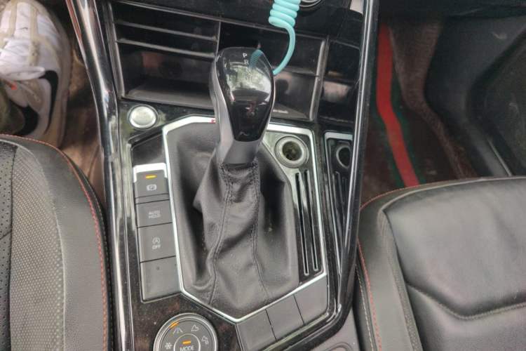 Used Volkswagen Tayron 2019 330TSI Four-Wheel Drive Luxury Version China VI Standard Gear Lever