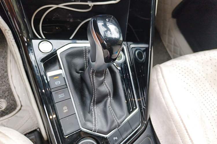 Used Volkswagen Tayron 2019 380TSI Four-Wheel Drive R-Line China VI-standard Gear Lever