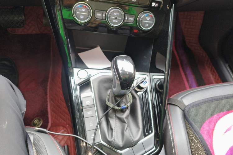Used Volkswagen Tayron 2019 330TSI Two-Wheel Drive Luxury Model China VI Standard Gear Lever
