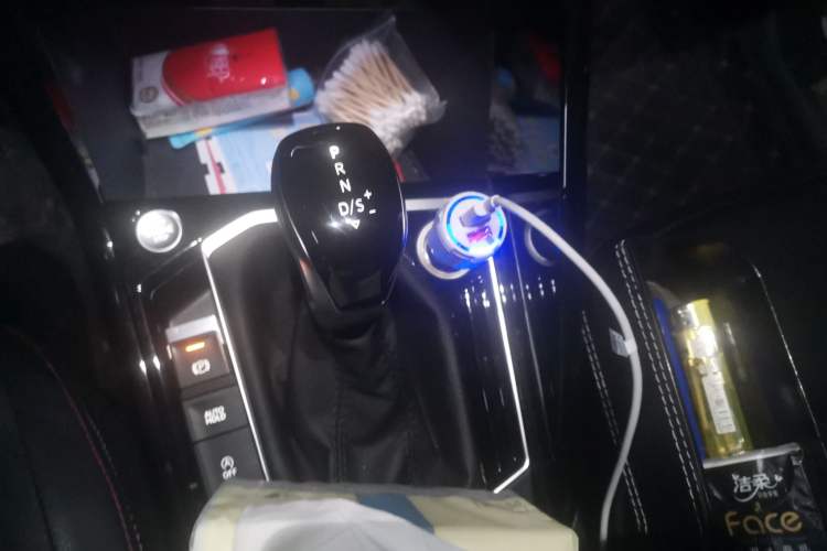 Used Volkswagen Tayron 2019 330TSI Two-Wheel Drive Luxury Model China VI Standard Gear Lever