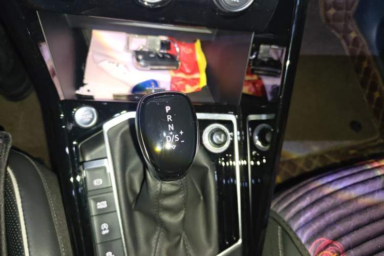 Used Volkswagen Tayron 2019 330TSI Two-Wheel-Drive Prestige Version China VI Standard Gear Lever