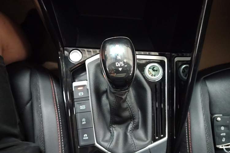 Used Volkswagen Tayron 2019 330TSI Two-Wheel Drive Luxury Model China VI Standard Gear Lever