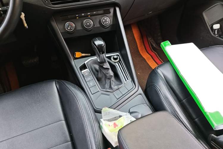 Used Volkswagen Tayron 2019 330TSI Two-Wheel Drive Comfort Version China VI Standard Gear Lever
