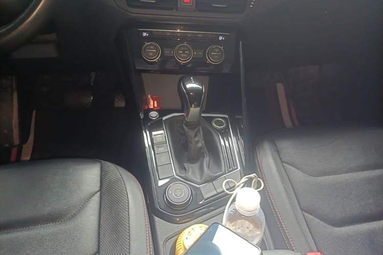 Used Volkswagen Tayron 2019 330TSI Four-Wheel Drive Luxury Version China V Standard Gear Lever