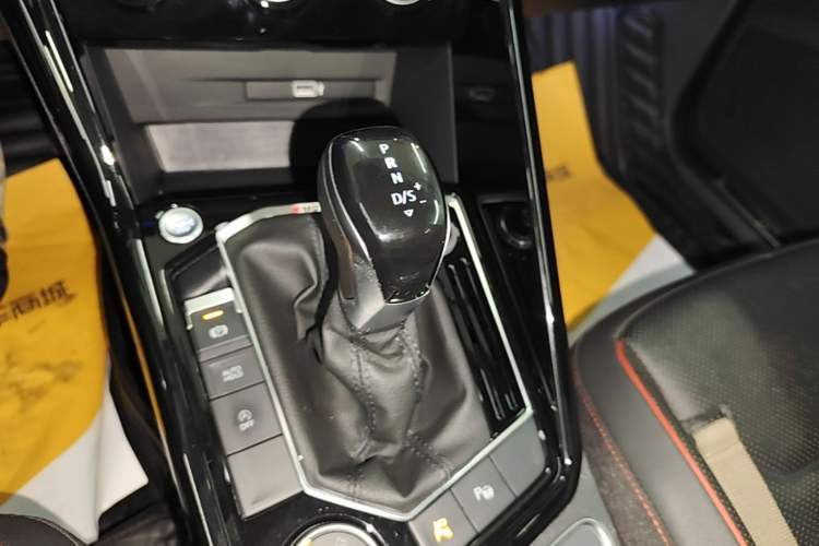 Used Volkswagen Tayron 2019 380TSI Four-Wheel Drive Flagship Model China VI Standard Gear Lever