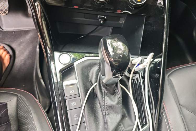 Used Volkswagen Tayron 2019 330TSI Two-Wheel-Drive Luxury Plus China VI Standard Gear Lever
