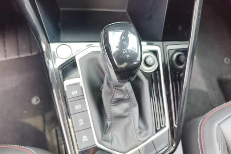 Used Volkswagen Tayron 2019 330TSI Two-Wheel Drive Luxury Model China VI Standard Gear Lever