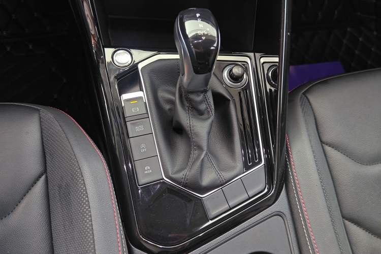 Used Volkswagen Tayron 2019 330TSI Two-Wheel Drive Luxury Model China VI Standard Gear Lever