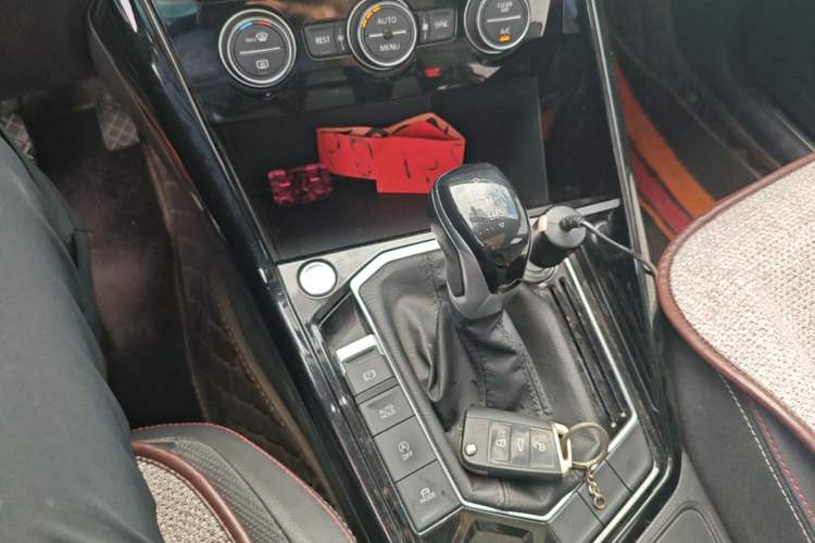 Used Volkswagen Tayron 2019 330TSI Two-Wheel-Drive Luxury Version China V Emission Standard Gear Lever
