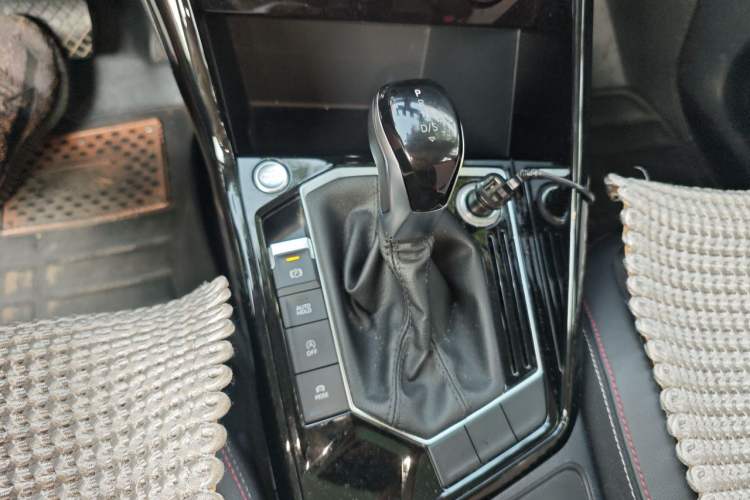 Used Volkswagen Tayron 2019 330TSI Two-Wheel-Drive Luxury Version China V Emission Standard Gear Lever