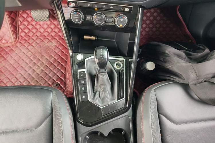 Used Volkswagen Tayron 2019 330TSI Two-Wheel Drive Luxury Model China VI Standard Gear Lever