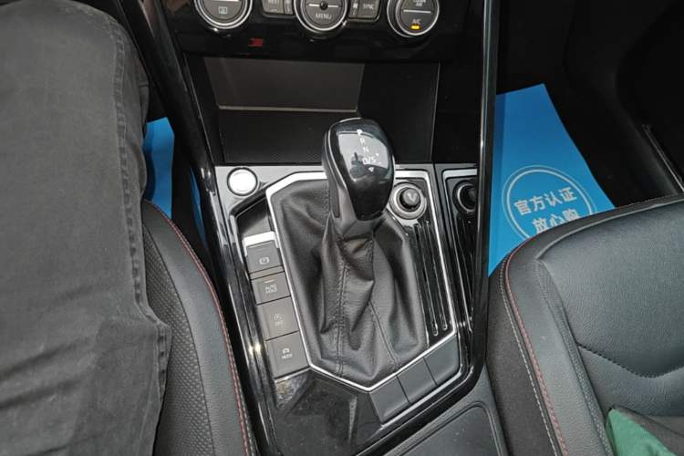 Used Volkswagen Tayron 2019 330TSI Two-Wheel Drive Luxury Model China VI Standard Gear Lever
