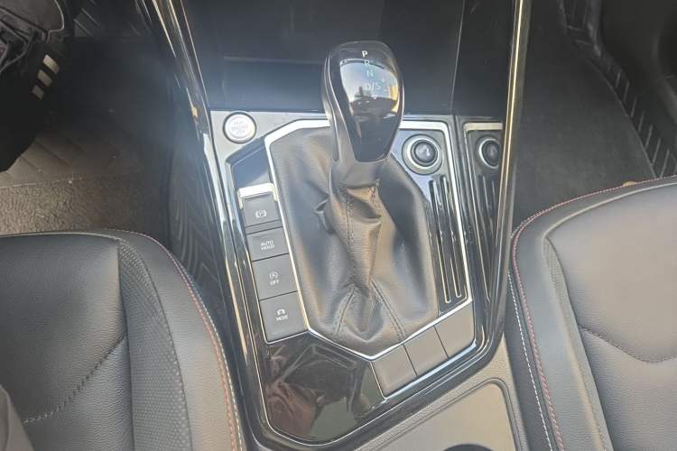 Used Volkswagen Tayron 2019 330TSI Two-Wheel Drive Luxury Model China VI Standard Gear Lever