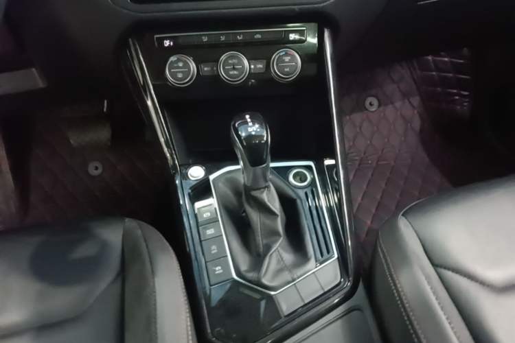 Used Volkswagen Tayron 2019 330TSI Two-Wheel Drive Luxury Model China VI Standard Gear Lever