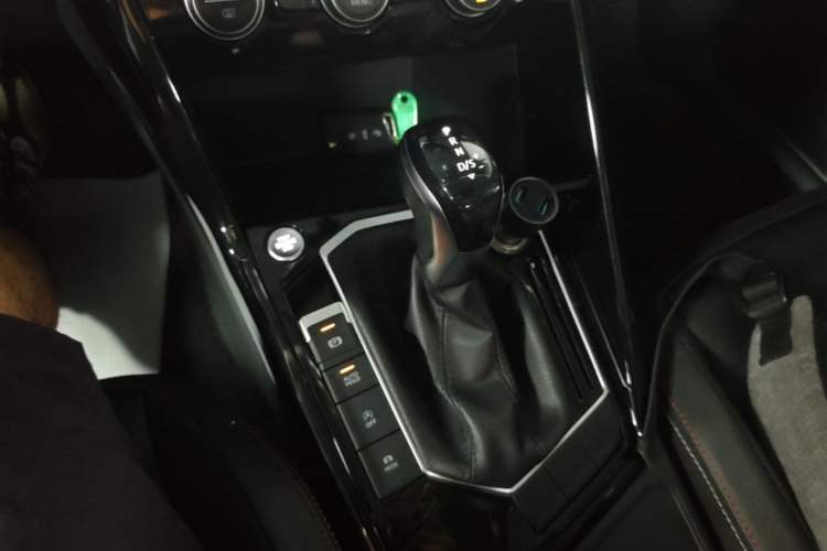 Used Volkswagen Tayron 2019 330TSI Two-Wheel Drive Luxury Model China VI Standard Gear Lever