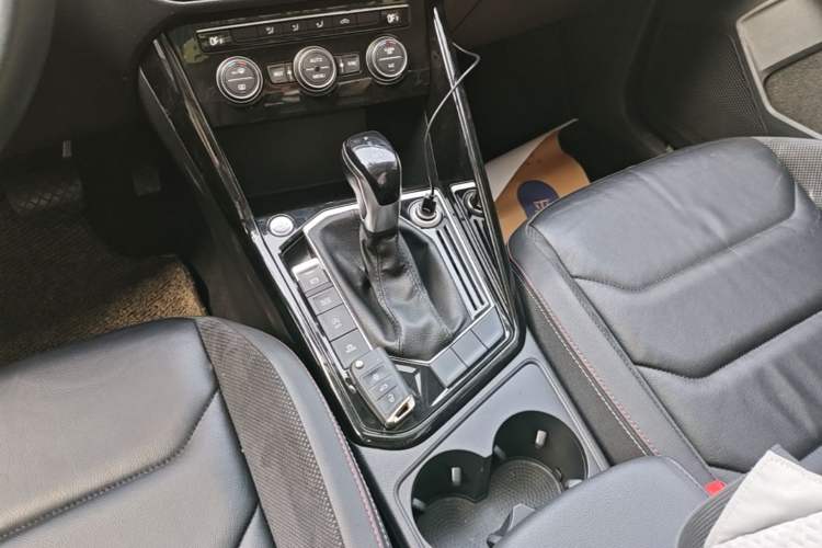 Used Volkswagen Tayron 2019 330TSI Two-Wheel-Drive Luxury Version China V Emission Standard Gear Lever